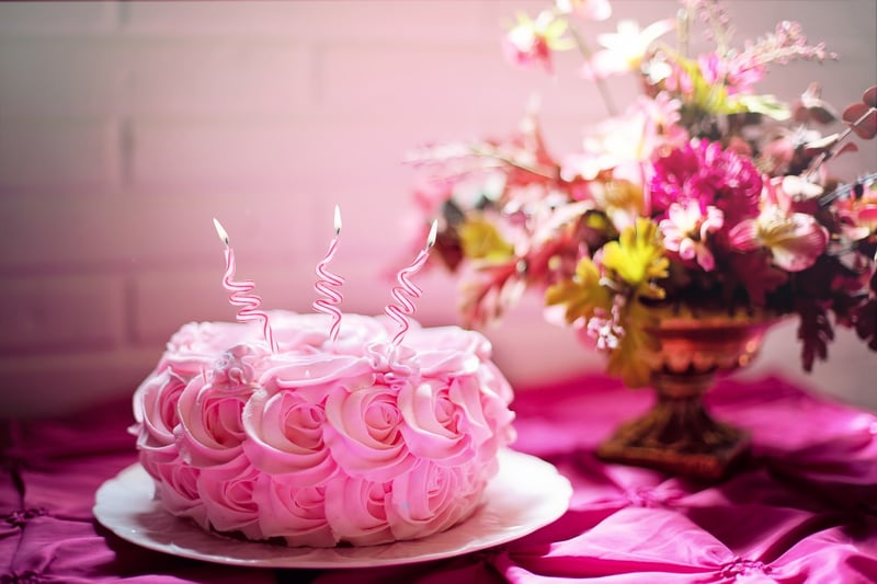 Simple and Elegant Wedding Cake